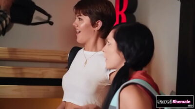 Sacredshemale.com – Busty Transvestite Daisy Taylor Gets Barebacked