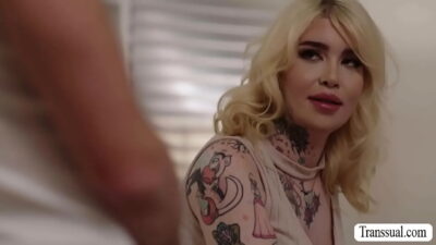 Tattooed Blonde Gracie Jane Gives Blowjob Before Fucking Her Boyfriend