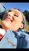 Stunning transsexual sucked off out doors