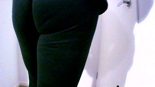Fat ass Sissy in Tight leggings
